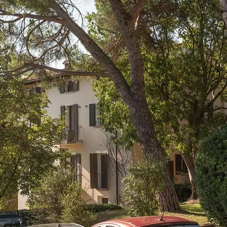 Relais Art Borgocastello3 بيت ضيافة 3*